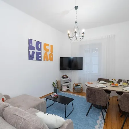 Apartment Stylish Old Town With Infrared Sauna Linz