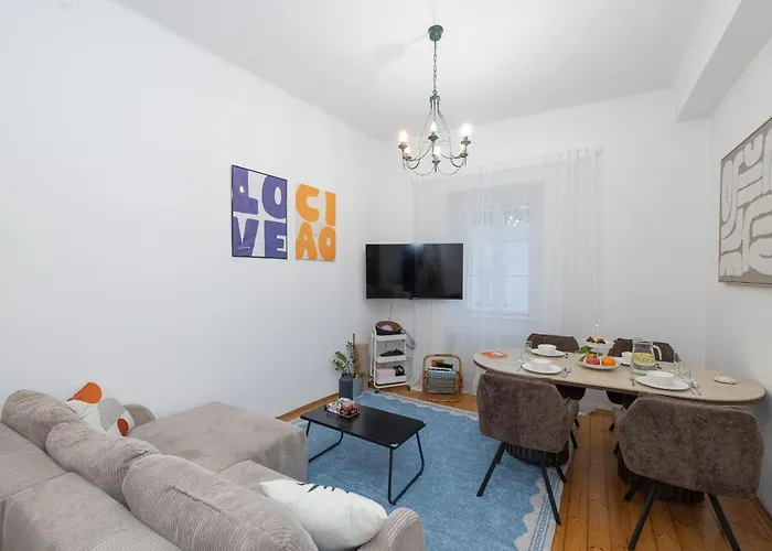 Apartment Stylish Old Town With Infrared Sauna Linz